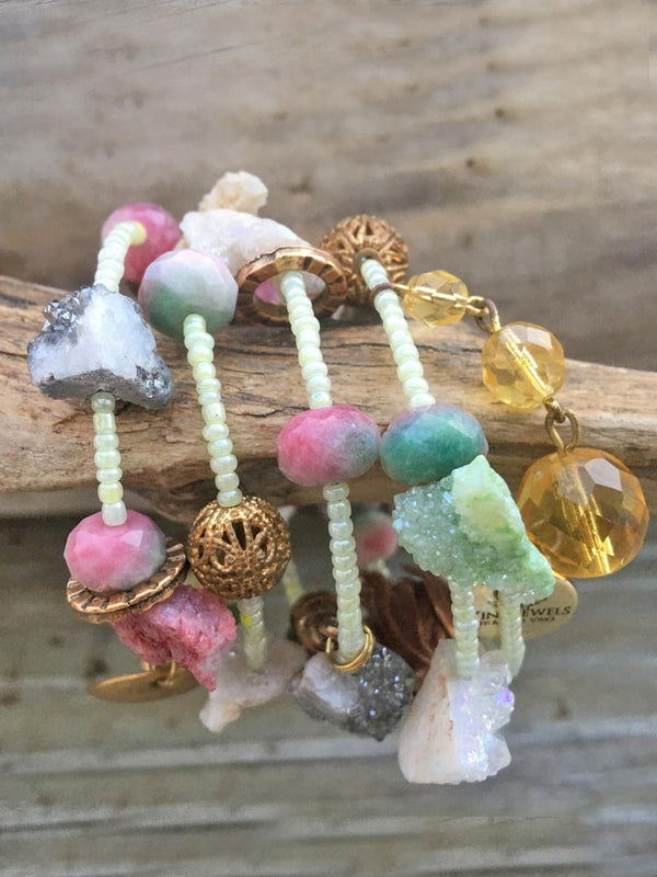 Pastel Fields Mixed Druzy Stone Candy Jade Chunky Fancy Charm Coil Bracelet